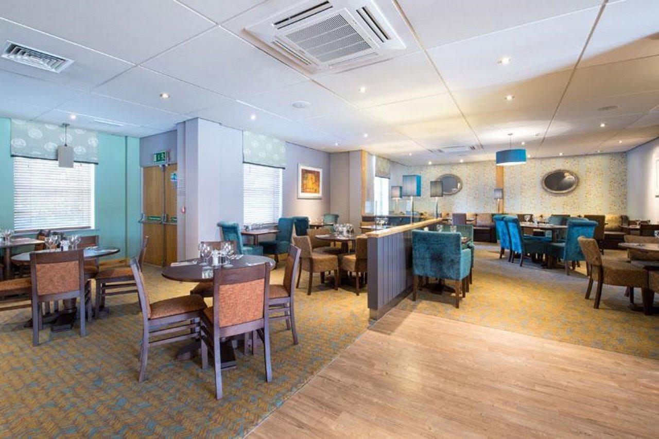 Premier Inn Stoke - Trentham Gardens ภายนอก รูปภาพ