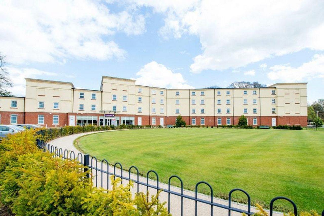 Premier Inn Stoke - Trentham Gardens ภายนอก รูปภาพ