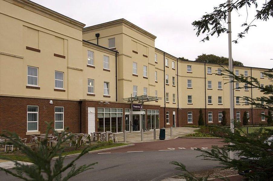 Premier Inn Stoke - Trentham Gardens ภายนอก รูปภาพ