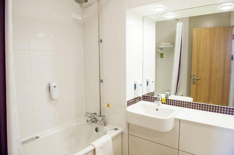 Premier Inn Stoke - Trentham Gardens ภายนอก รูปภาพ